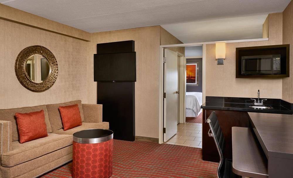 Four Points By Sheraton Milwaukee North Shore Brown Deer Exterior photo